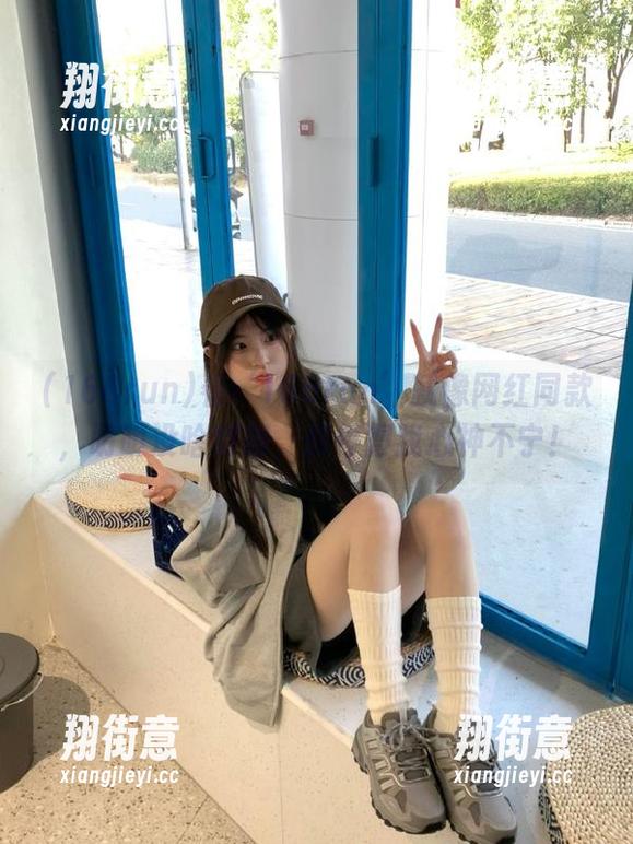 166run 看‘166run’就像网红同款,明明没啥特别,却停得我心神不宁!