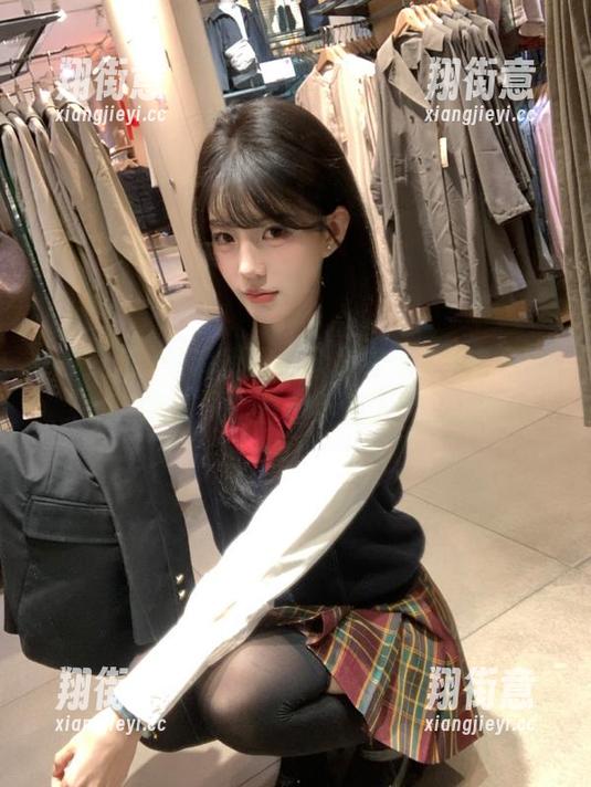 17吃瓜 谁说朝阳群众只有老大妈?下载“517吃瓜”,看看年轻人的八卦圈!