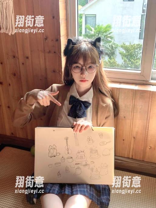 91吃瓜 在91吃瓜登录后,在线观看成了我生活的‘红线’,哈哈,谁能抵挡?