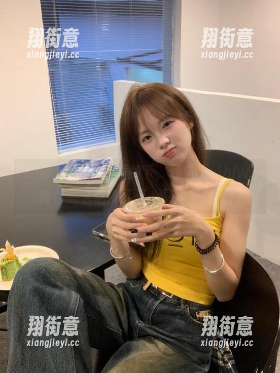 hlw 天边一颗瓜掉下,导航上‘hlw’教你怎么吃得又开心又不显得土!