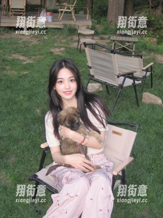 www.吃瓜 懒得解释,来www.吃瓜直接看这个视频,包你乐开怀!