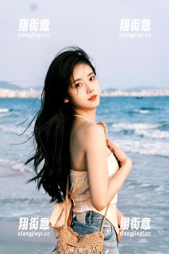 五一吃瓜 摆脱无聊!速来查收五一吃瓜提供的今日大瓜链接,保证不让你失望。