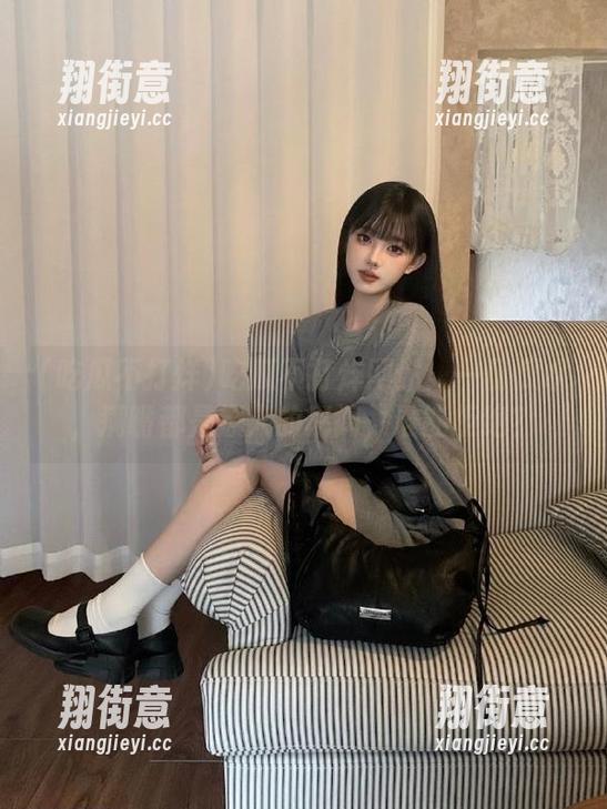 吃瓜不打烊 吃瓜不打烊网站:一口瓜水,满嘴都是撩人的秘闻,谁能拒绝?