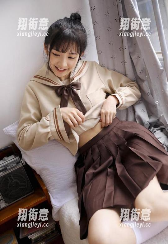吾爱吃瓜网 吾爱吃瓜网91苹果版:一边划着屏幕,一边思考这是什么人生,真是奇妙的体验!