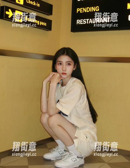 明星黑料 明星黑料苹果版,一不小心就成了吃瓜界的‘疯子’!随机查找明星黑历史!