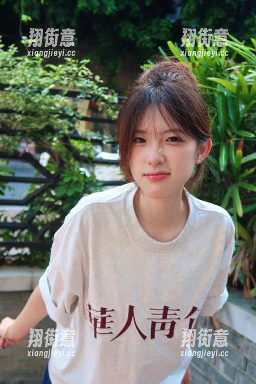 黑料不打烊 大家好,欢迎来到“黑料不打烊万里长征”,今晚我们发布的瓜好到让你怀疑人生!