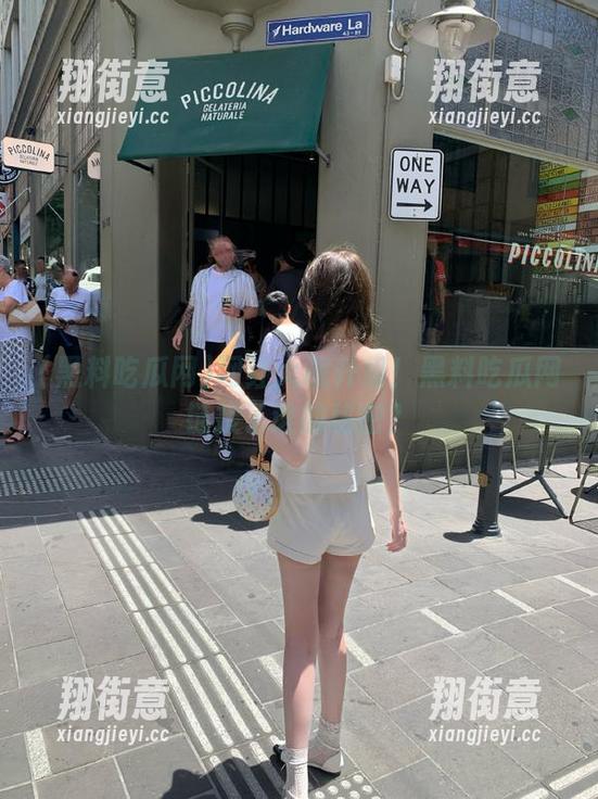 黑料吃瓜网 网红大战升级!黑料吃瓜网链接了谁的秘密?