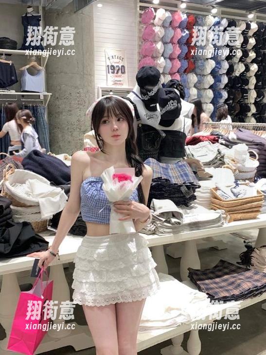 黑料在线 “黑料在线”发布消息:追剧小王子遇到情感纠葛,竟是隔壁小姐姐的黑历史!
